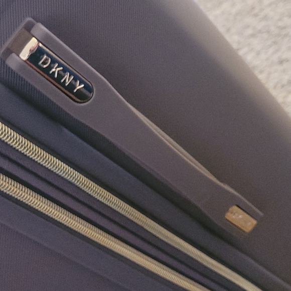 DKNY Rapture Hard-spinner Suitcase - Picture 1 of 9
